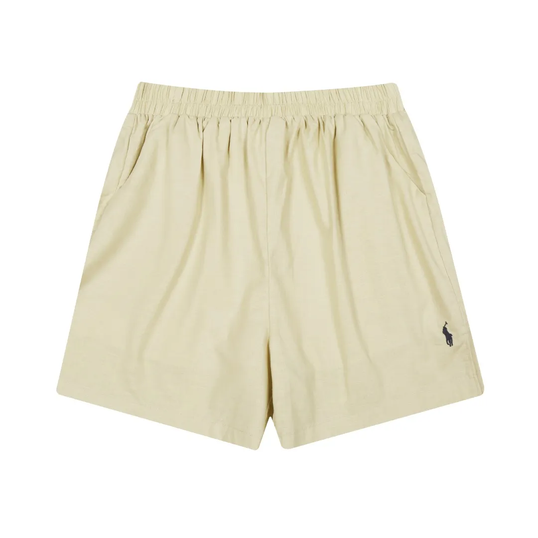 P210 White background picture [High-end quality] Style number: 25052# Color: Navy blue/off-white/light khaki/ice blue/dark khaki Size: S to XL - Ralph Lauren/Ralph Lauren 25SS Summer hot item high-quality lazy old money style linen couple style five-point shorts - originality restoration 105% cotton blended bamboo linen on the face Super soft nylon elastic in the same color ✅ - 100% restored workmanship Short five-point version, double-layered inside and outside to prevent exposure, double stitching to cover the independent waistband ✅ - Professional washing before the car, the texture of the fabric is tight and soft ✅ - RL/Ralph Lauren linen shorts are simply a summer savior. The linen material allows every pore to breathe freely, say goodbye to sticky heat. Walking on the road, the wind blows, and the heat all over the body is instantly smoothed away. The bamboo texture is natural and unique, simple and pure texture, full of laziness and old money style.